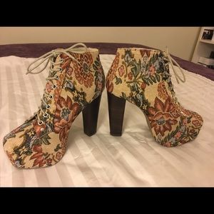 Shï by Journeys Kelly Tapestry Boot 8.5